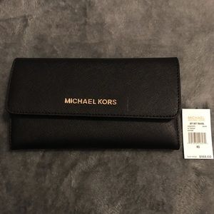 BRAND NEW! Michael Michael Kors wallet!